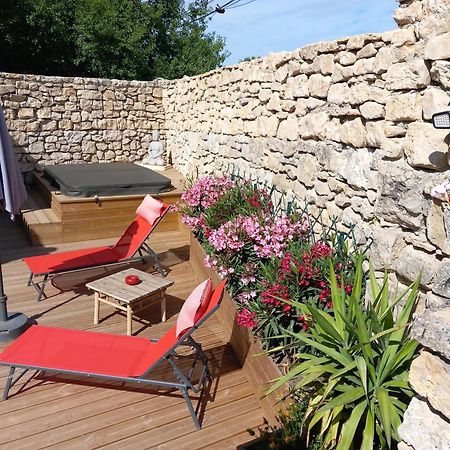Chez Daniele Chambre Avec Jacuzzi Et Terrasse Privee Murs (Vaucluse) Exterior foto