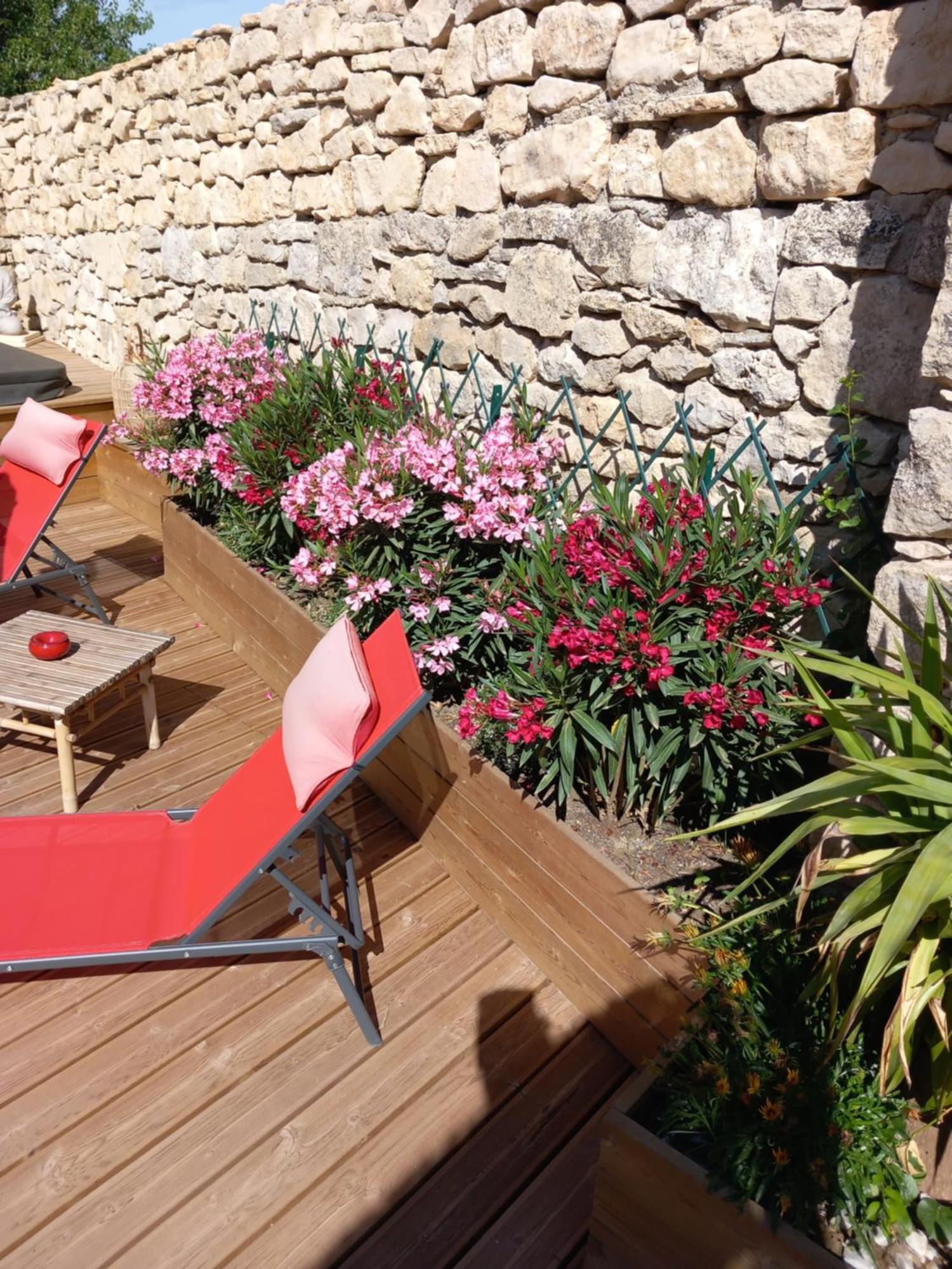 Chez Daniele Chambre Avec Jacuzzi Et Terrasse Privee Murs (Vaucluse) Exterior foto