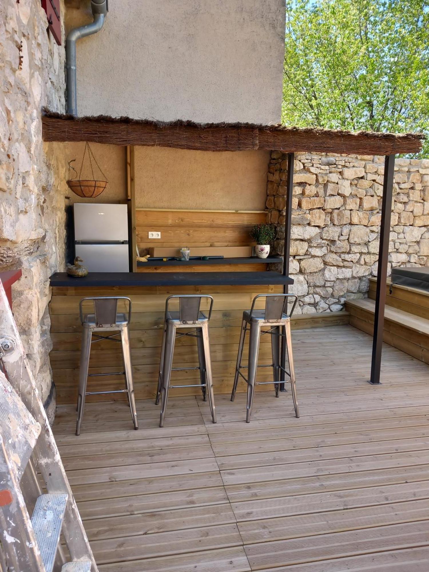 Chez Daniele Chambre Avec Jacuzzi Et Terrasse Privee Murs (Vaucluse) Exterior foto